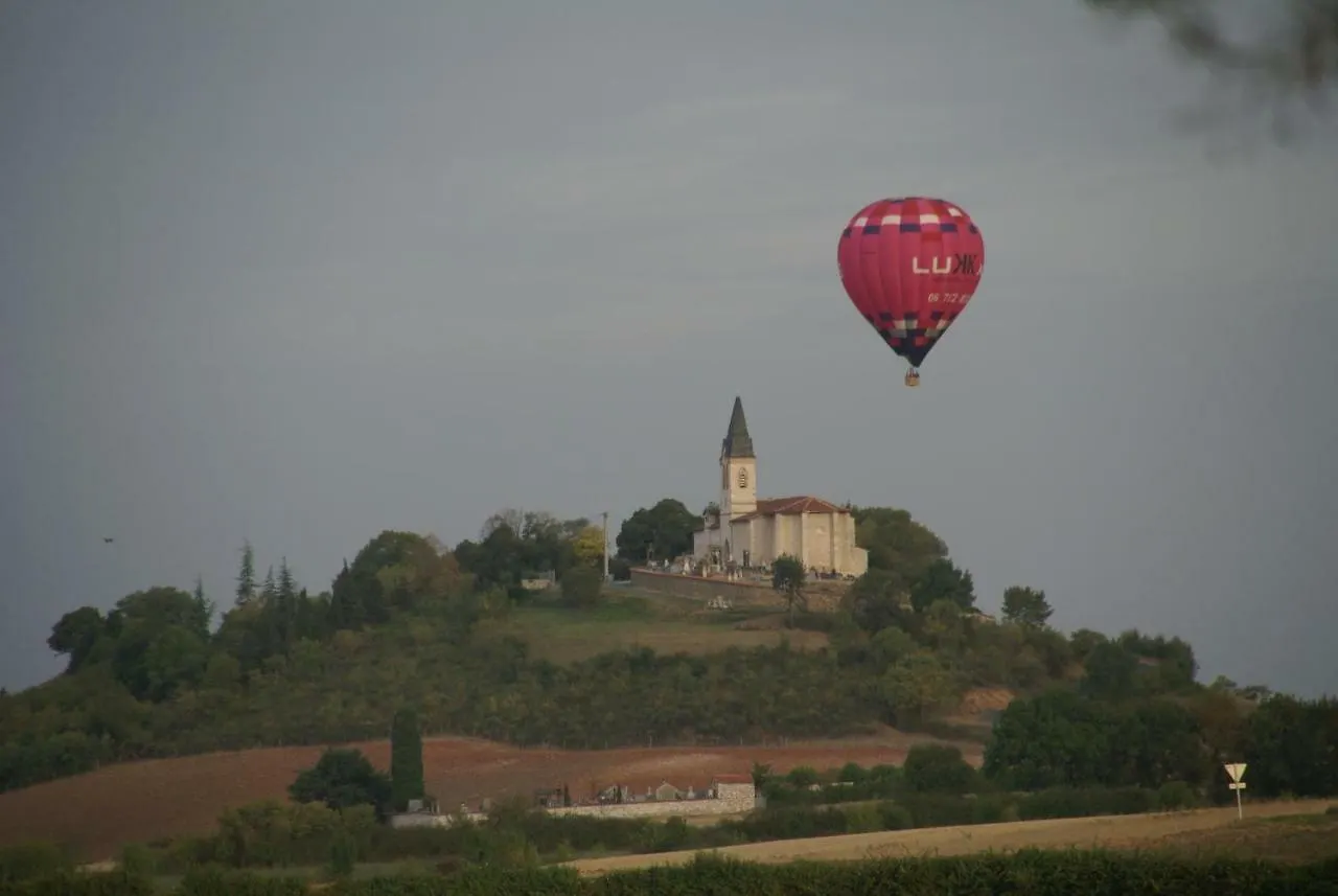Apartment Gite Mille Fleurs Valderies France