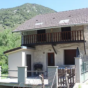 Maison De Charme Calme Entourée De Montagne Hébergement de vacances